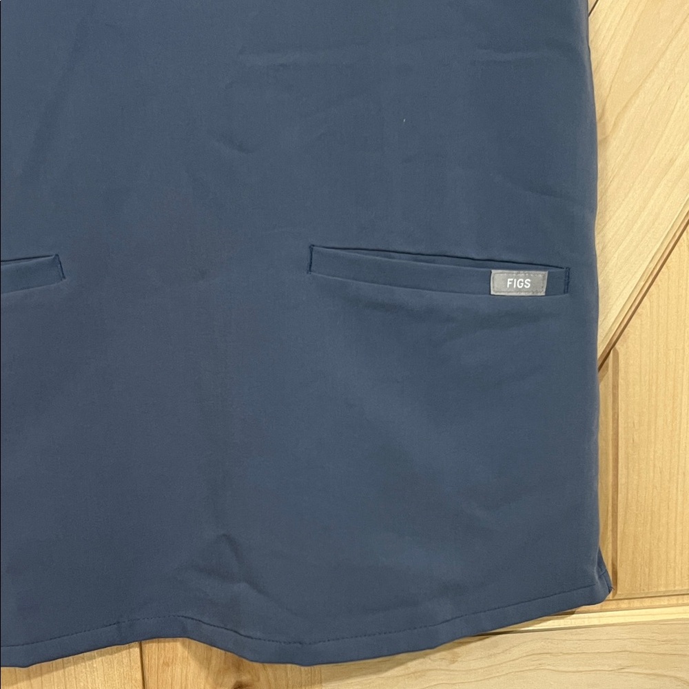 Figs Women's Scrub top in gray blue - Picture 3 of 7